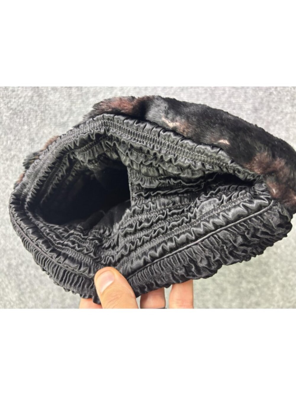 Sheared Beaver Fur Hand Muff Womens One Size Black Satin Lined Winter Formal - Picture 8 of 8